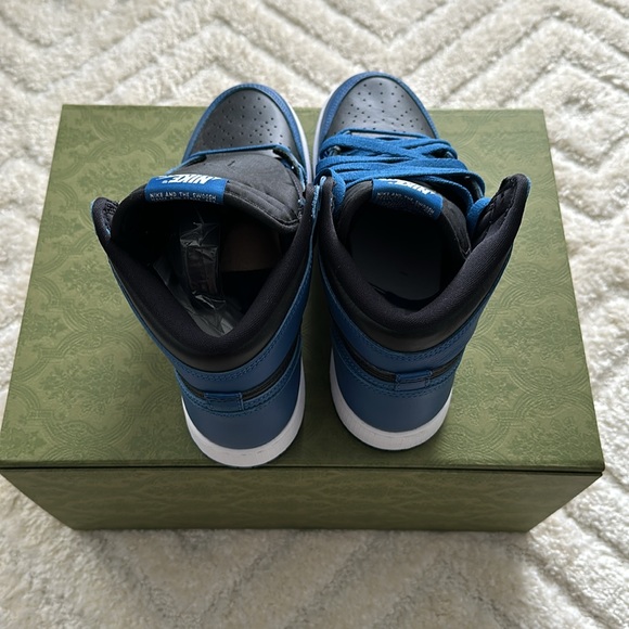 Jordan 1 Retro High OG (GS) ***BRAND NEW*** - Picture 6 of 6